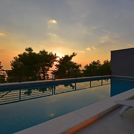 Alexandra Veliko Brdo (Makarska)